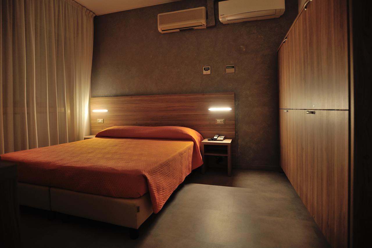 Hotel Lidia Alba Adriatica Exterior foto