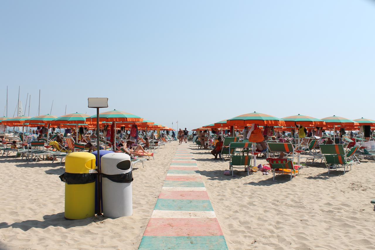 Hotel Lidia Alba Adriatica Exterior foto